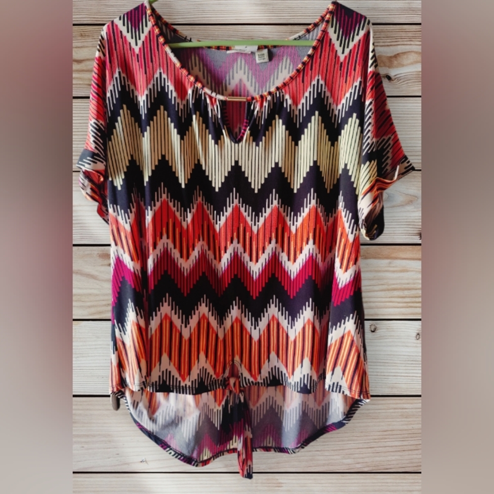 Chevron top with bottom tye